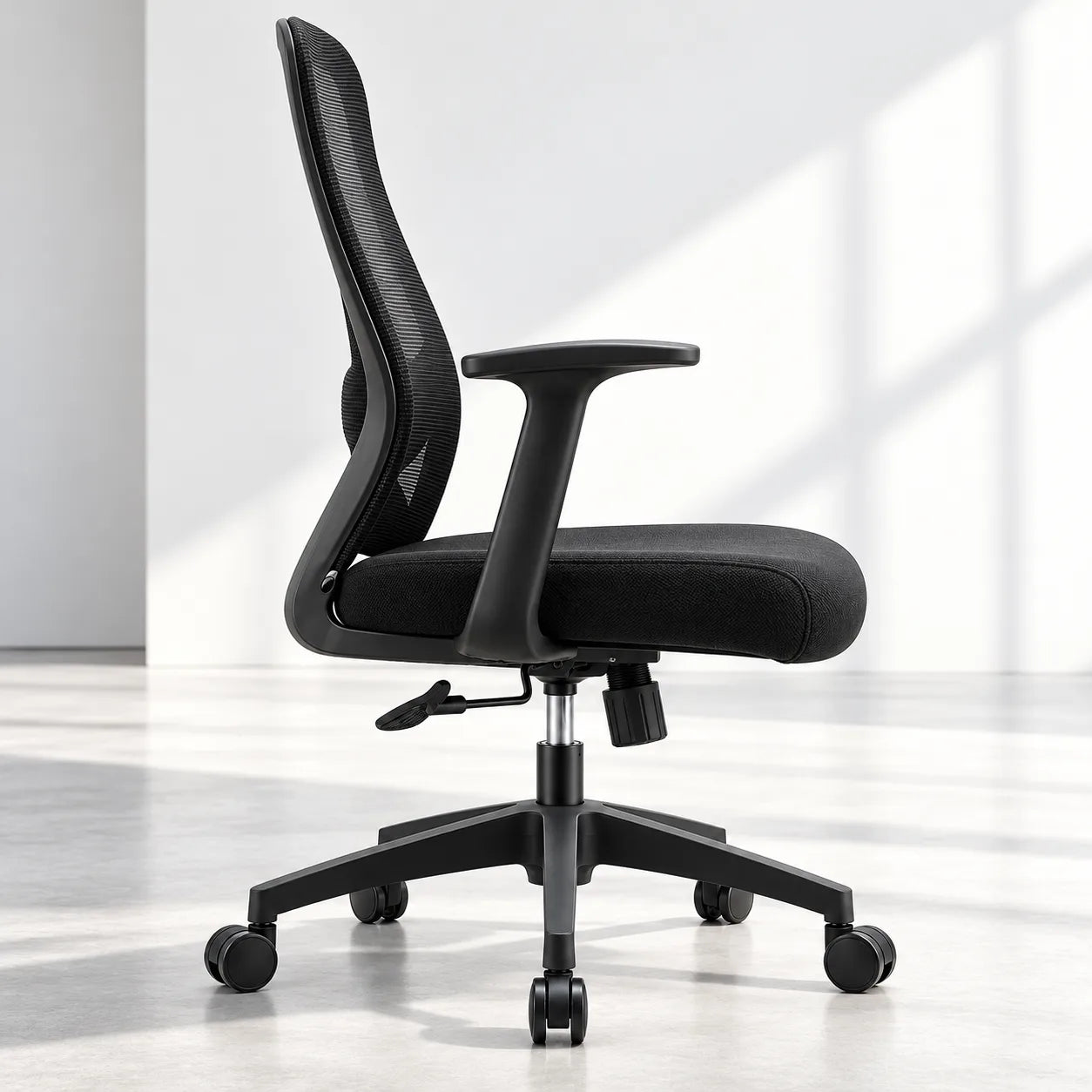 Zijaanzicht van de Ergonivo ergonomische bureaustoel