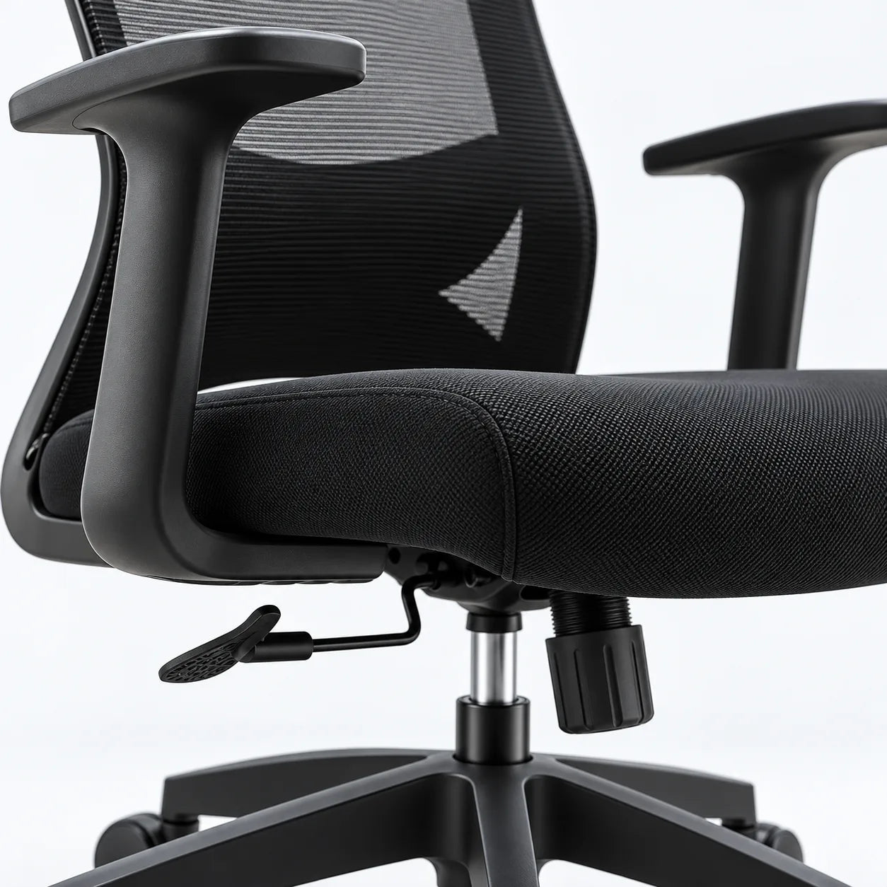 Detail van de zitting en vaste armleuning van de Ergonivo stoel